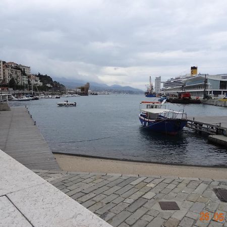 Bed & Blu Apartamento Savona Exterior foto